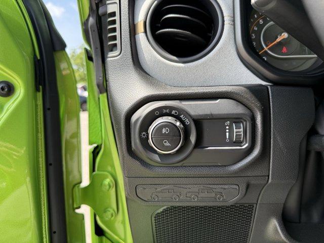 new 2025 Jeep Gladiator car, priced at $45,535