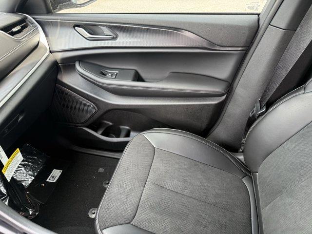 new 2025 Jeep Grand Cherokee car, priced at $40,578