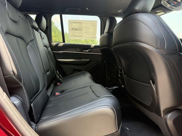new 2025 Jeep Grand Cherokee car, priced at $47,495