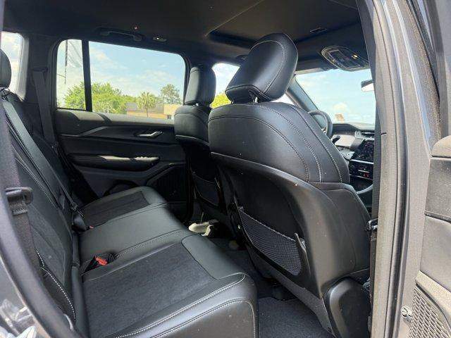 new 2025 Jeep Grand Cherokee car, priced at $46,175