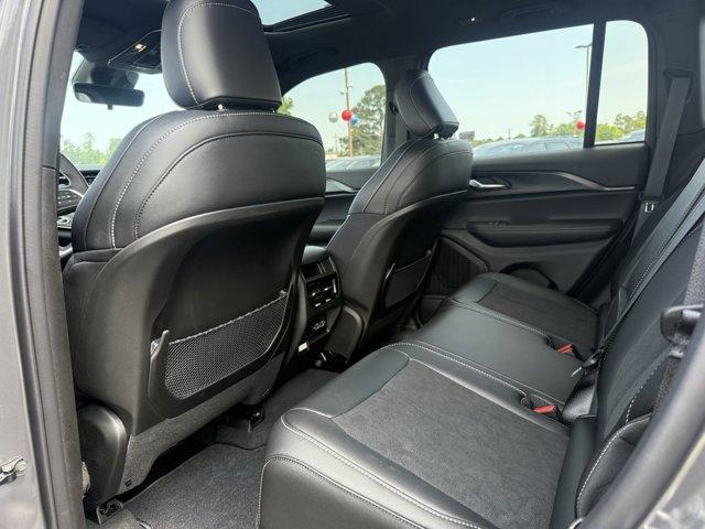 new 2025 Jeep Grand Cherokee car, priced at $46,175