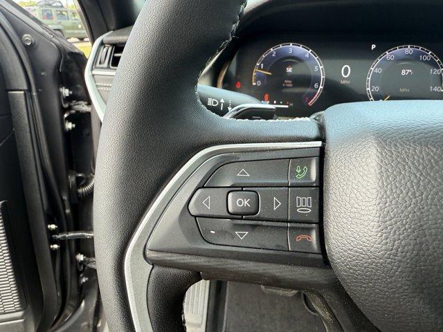 new 2025 Jeep Grand Cherokee car, priced at $46,175