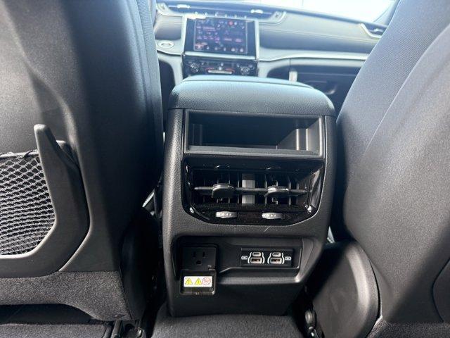 new 2025 Jeep Grand Cherokee car, priced at $46,175