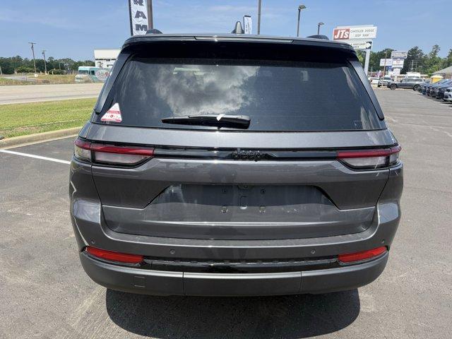new 2025 Jeep Grand Cherokee car, priced at $46,175