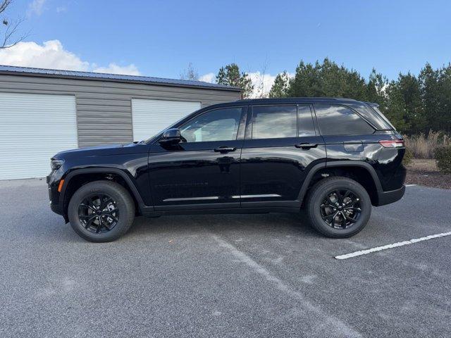 new 2025 Jeep Grand Cherokee car, priced at $40,969