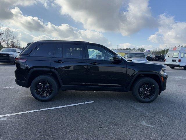 new 2025 Jeep Grand Cherokee car, priced at $40,969