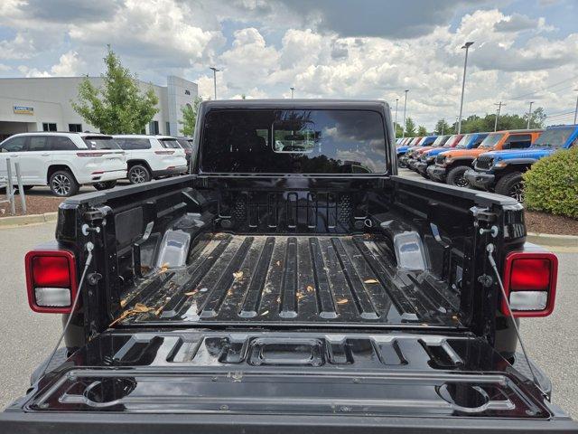new 2025 Jeep Gladiator car, priced at $38,692
