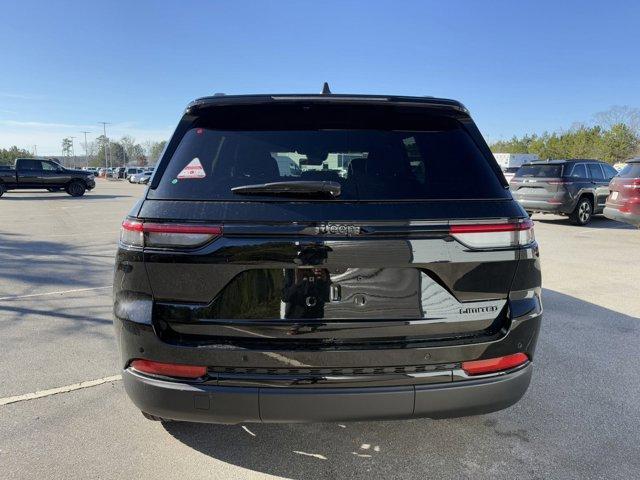 new 2025 Jeep Grand Cherokee car, priced at $45,031