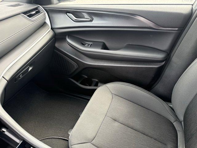 new 2025 Jeep Grand Cherokee car, priced at $42,415