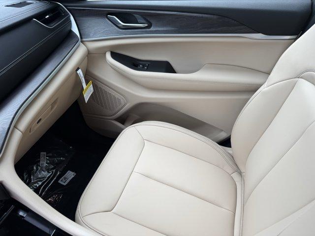 new 2025 Jeep Grand Cherokee L car, priced at $47,495