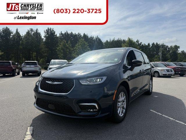 new 2025 Chrysler Pacifica car, priced at $42,940