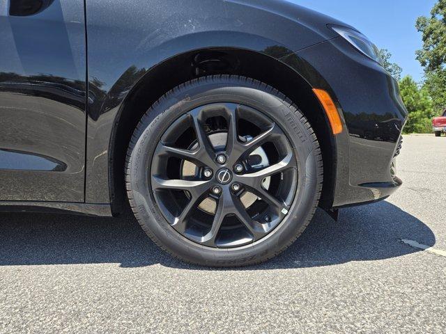 new 2026 Chrysler Pacifica car, priced at $48,077