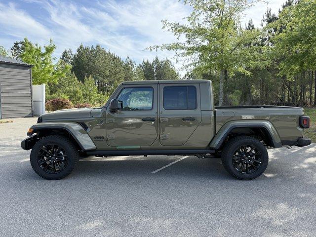 new 2025 Jeep Gladiator car, priced at $45,480
