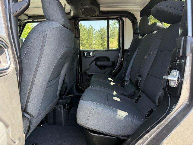 new 2025 Jeep Gladiator car, priced at $45,480