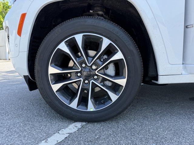 new 2025 Jeep Grand Cherokee car, priced at $58,790