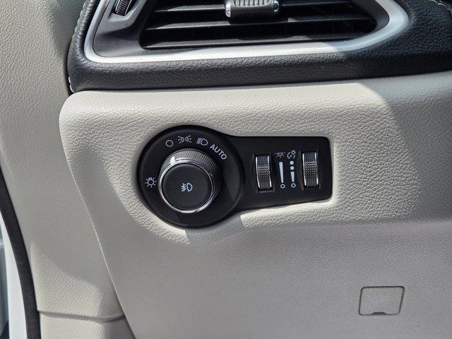 used 2022 Chrysler Pacifica Hybrid car, priced at $32,990