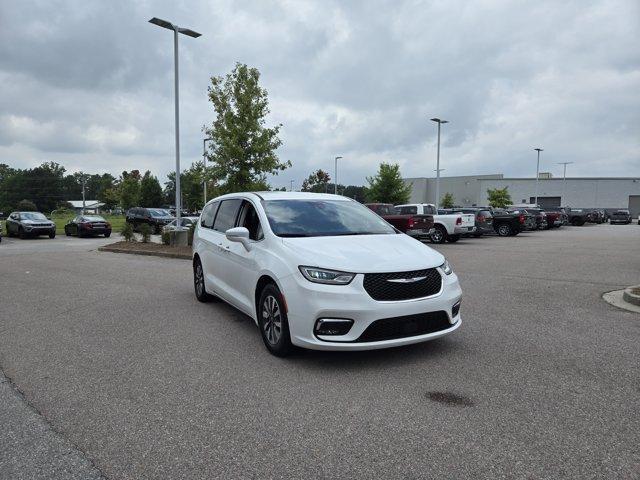 used 2022 Chrysler Pacifica Hybrid car, priced at $32,990