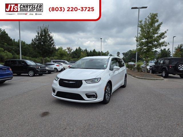 used 2022 Chrysler Pacifica Hybrid car, priced at $32,990