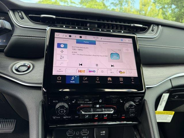 new 2025 Jeep Grand Cherokee car, priced at $45,238