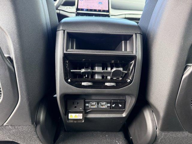 new 2025 Jeep Grand Cherokee car, priced at $45,238