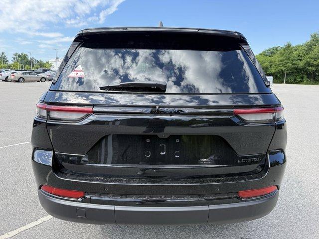 new 2025 Jeep Grand Cherokee car, priced at $45,238