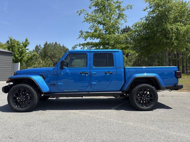 new 2025 Jeep Gladiator car, priced at $41,678