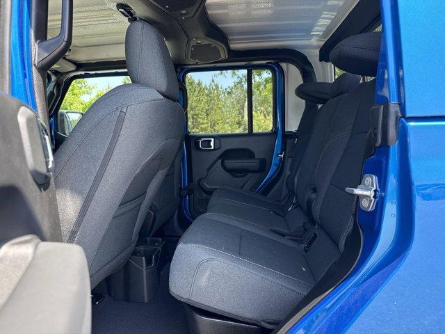 new 2025 Jeep Gladiator car, priced at $41,678