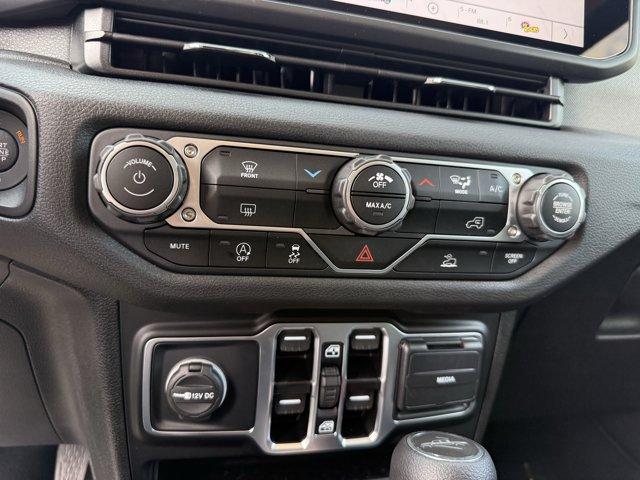 new 2025 Jeep Gladiator car, priced at $42,121