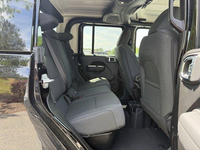 new 2025 Jeep Gladiator car, priced at $42,121
