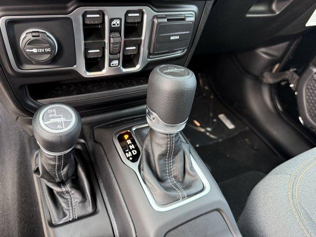 new 2025 Jeep Gladiator car, priced at $42,121