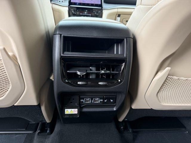 new 2025 Jeep Grand Cherokee car, priced at $43,892