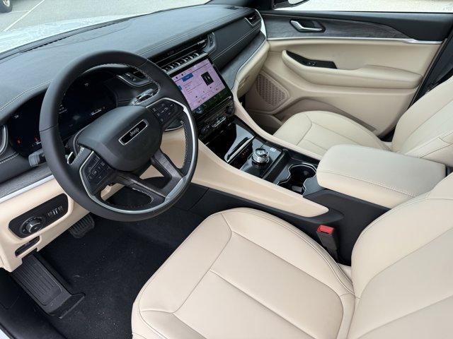 new 2025 Jeep Grand Cherokee car, priced at $43,892