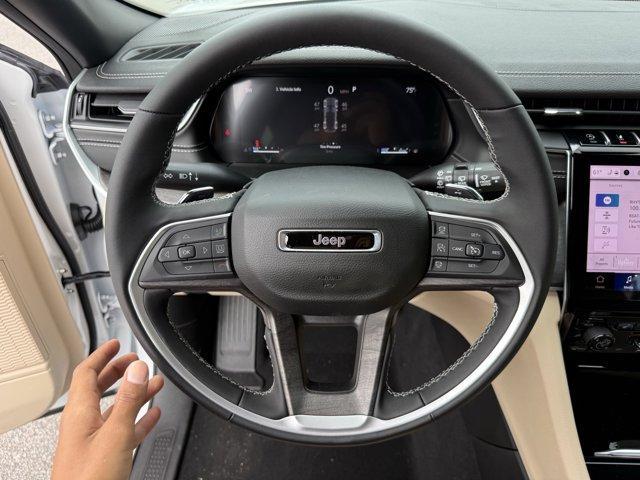 new 2025 Jeep Grand Cherokee car, priced at $43,892