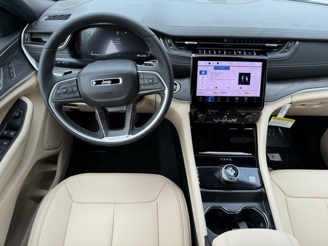 new 2025 Jeep Grand Cherokee car, priced at $43,892