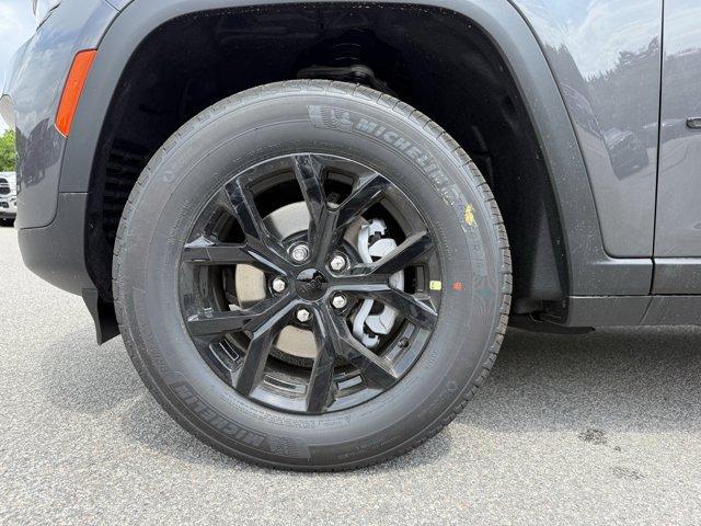 new 2025 Jeep Grand Cherokee L car, priced at $45,230