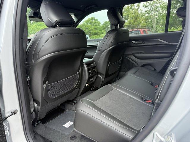 new 2025 Jeep Grand Cherokee car, priced at $42,168