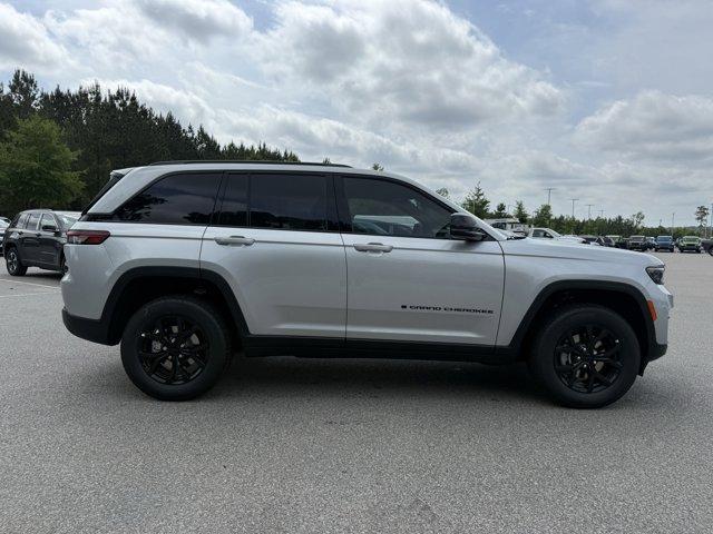 new 2025 Jeep Grand Cherokee car, priced at $42,168