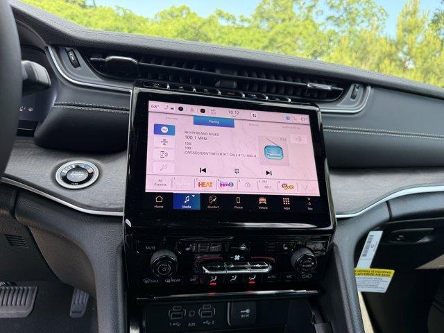 new 2025 Jeep Grand Cherokee car, priced at $45,238