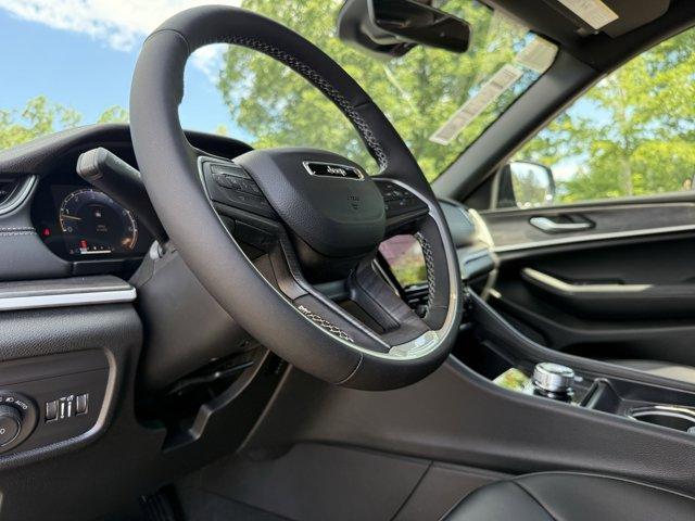 new 2025 Jeep Grand Cherokee car, priced at $45,238