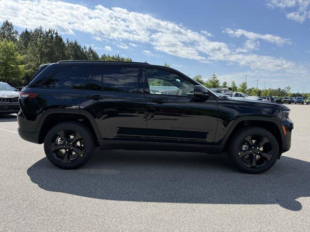 new 2025 Jeep Grand Cherokee car, priced at $45,238