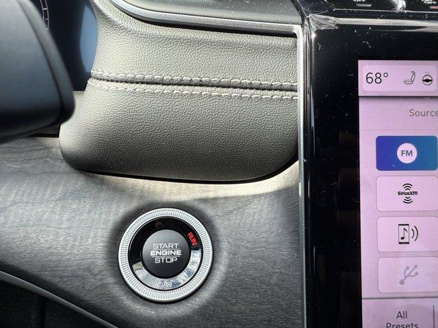new 2025 Jeep Grand Cherokee car, priced at $45,238