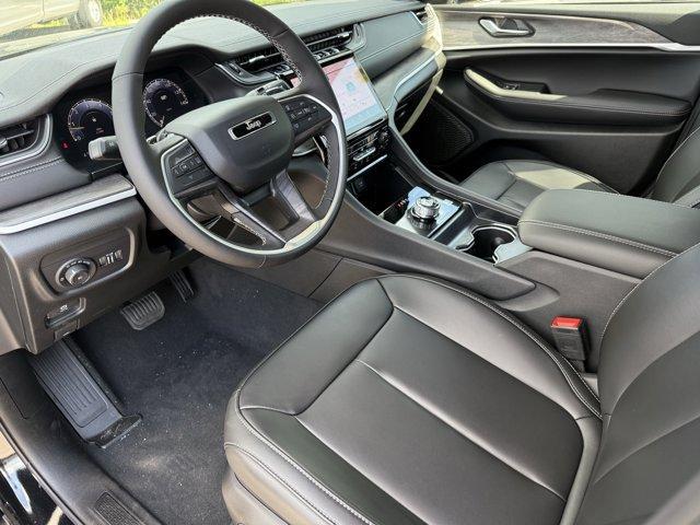 new 2025 Jeep Grand Cherokee car, priced at $45,238