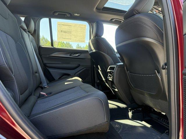 new 2025 Jeep Grand Cherokee car, priced at $40,375