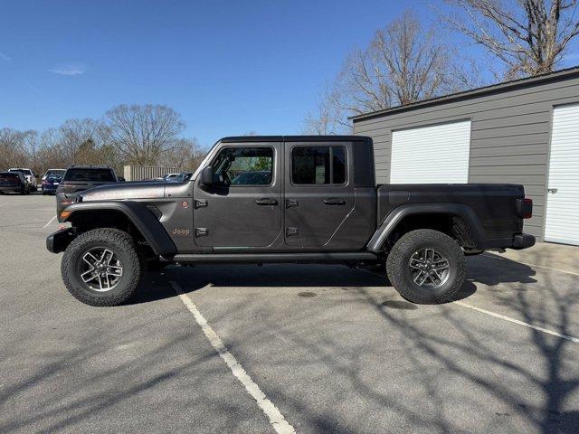 new 2025 Jeep Wrangler car, priced at $48,179