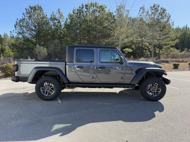 new 2025 Jeep Wrangler car, priced at $48,179