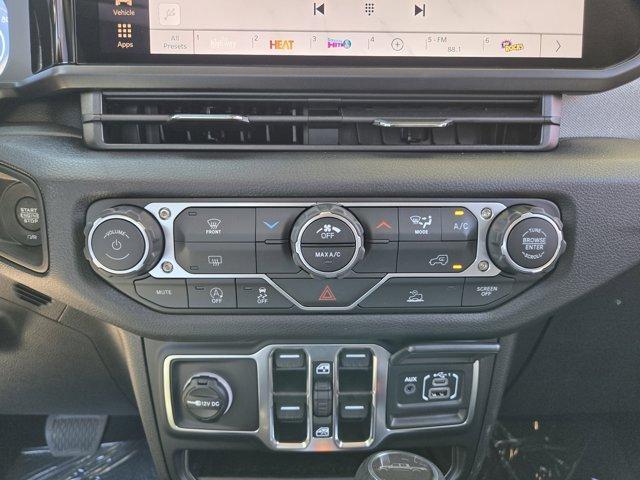 new 2025 Jeep Gladiator car, priced at $41,452