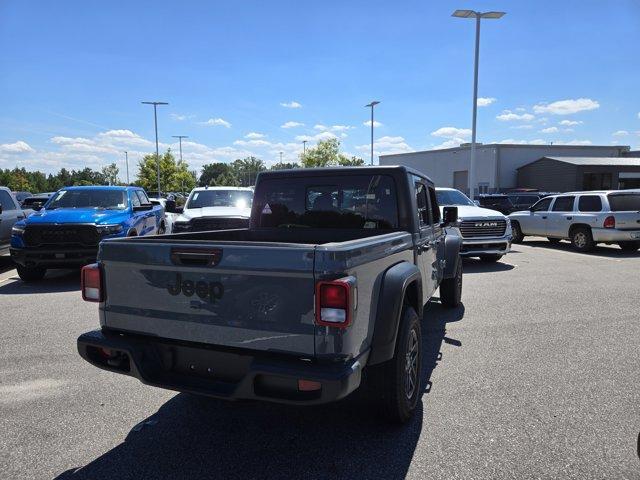 new 2025 Jeep Gladiator car, priced at $41,452