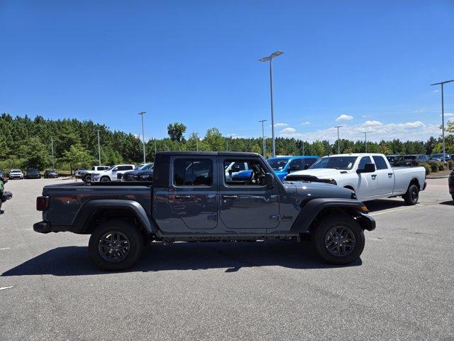new 2025 Jeep Gladiator car, priced at $41,452