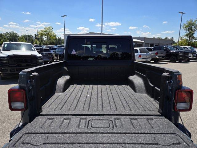 new 2025 Jeep Gladiator car, priced at $41,452