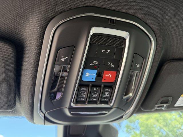 new 2025 Jeep Grand Cherokee car, priced at $48,371